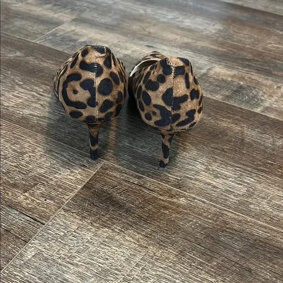 Marc Fisher Cheetah Pumps - Picture 5 of 5